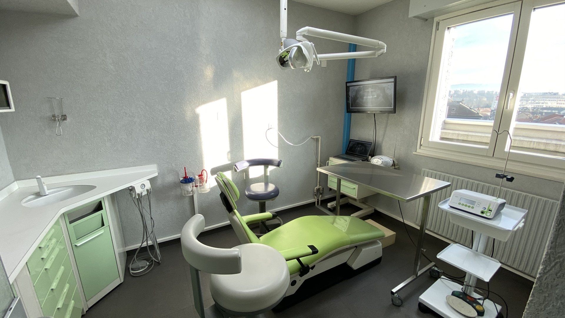 Salle de chirurgie Cabinet dentaire de la débridée Genève