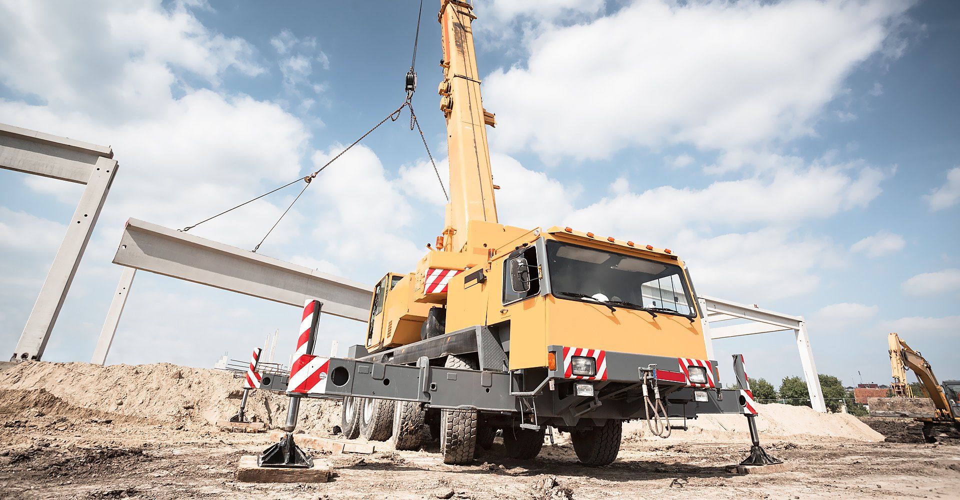 Important Signs Your Lifting Equipment Needs A Crane Service