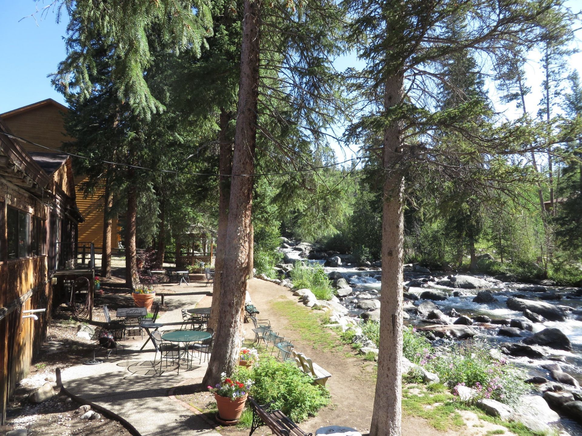 Rapids Lodge & Restaurant