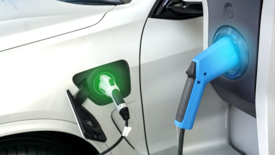 Number of rapid electric car chargers increases in 2020