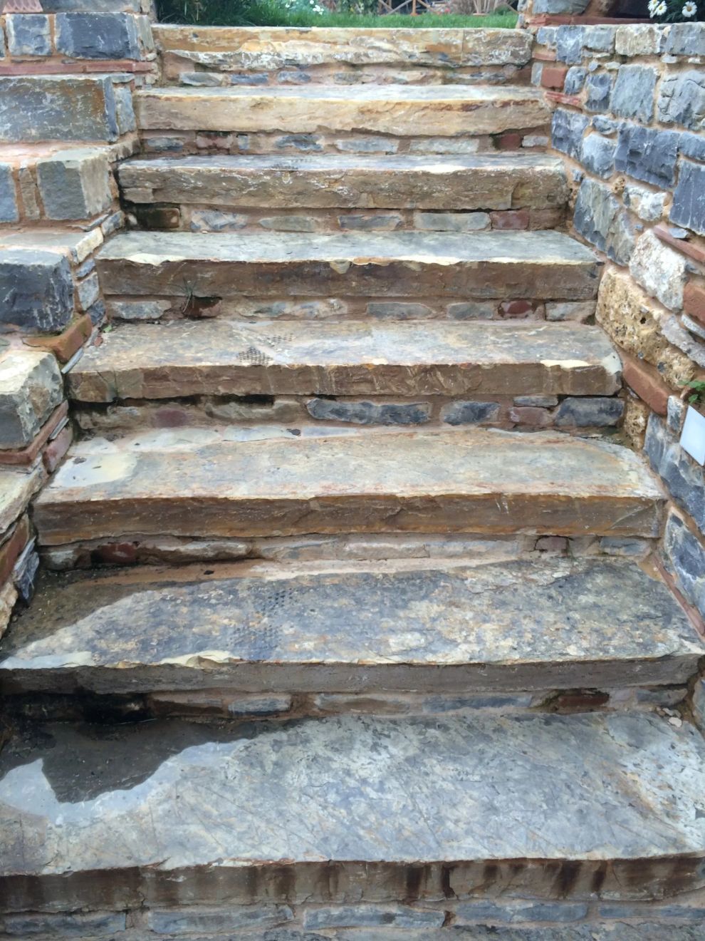 pavimentazioni in pietra per scale