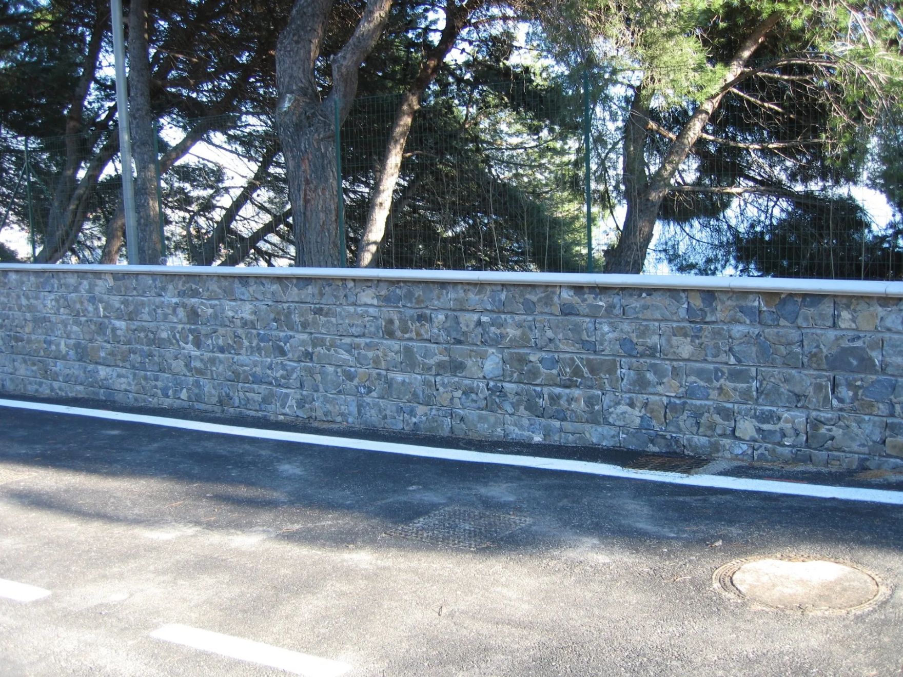 muri in pietra ligure