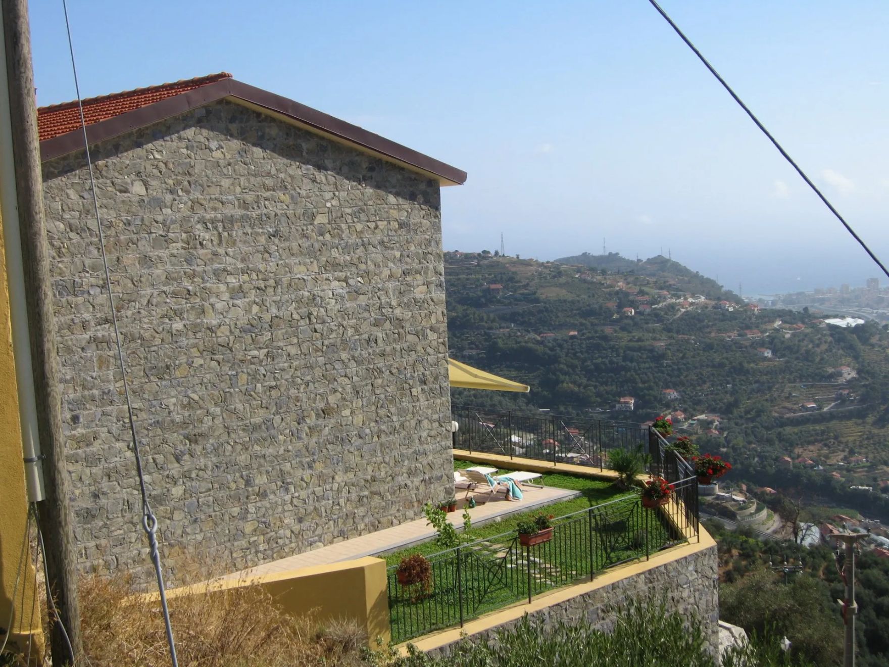 pareti in pietra ligure