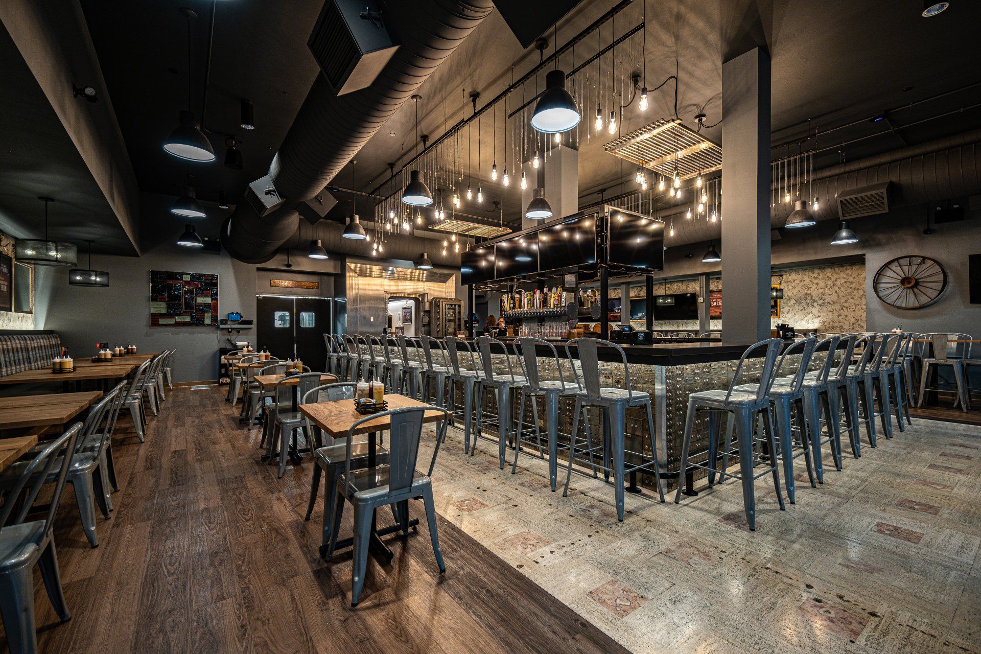 RESTAURANT/ENTERTAINMENT