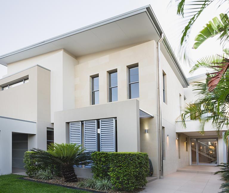 White modern house — Andrew Logan Building in Dubbo, NSW