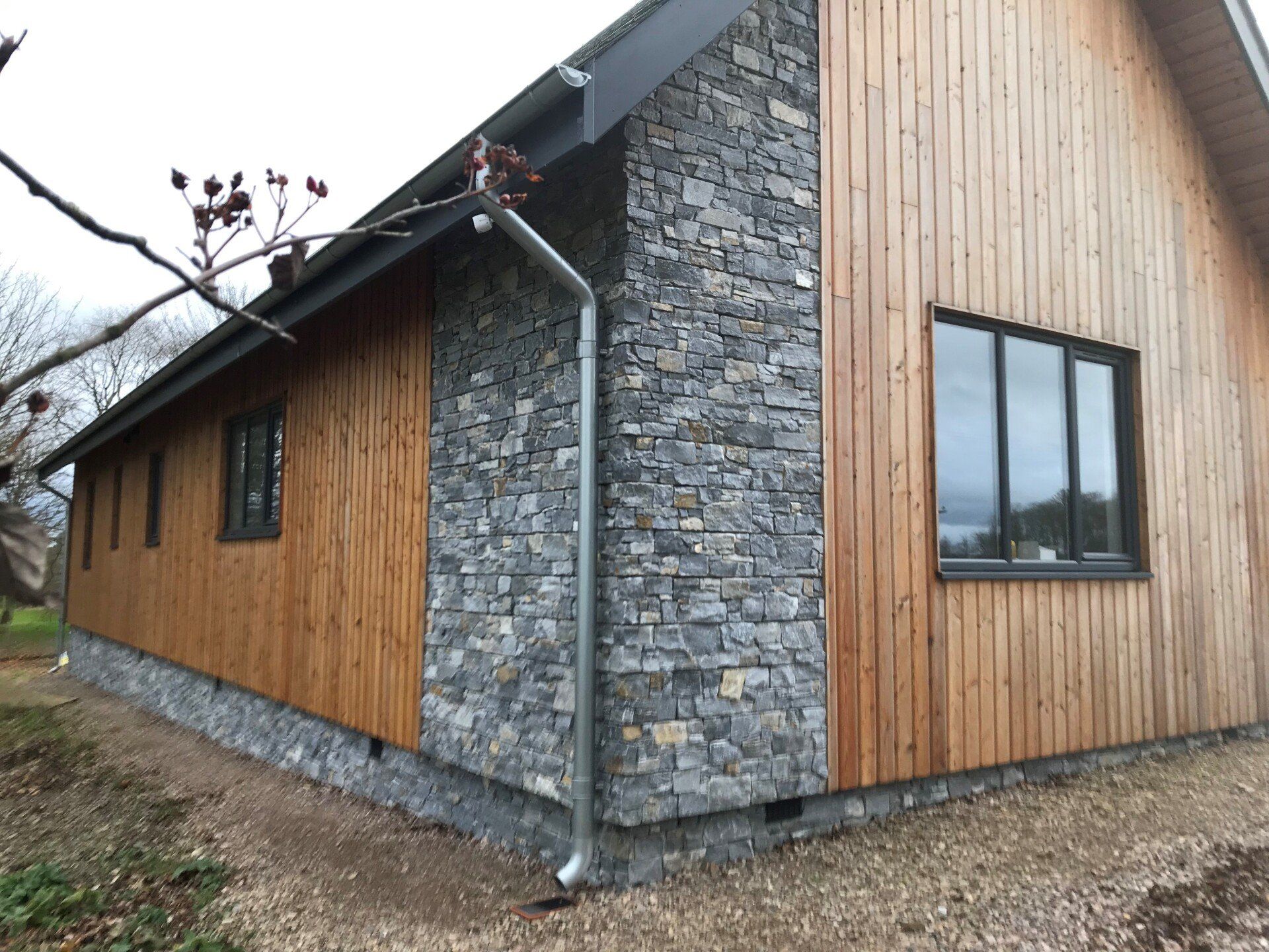 Stone Cladding UK for exterior & interior walls Real Stone Cladding