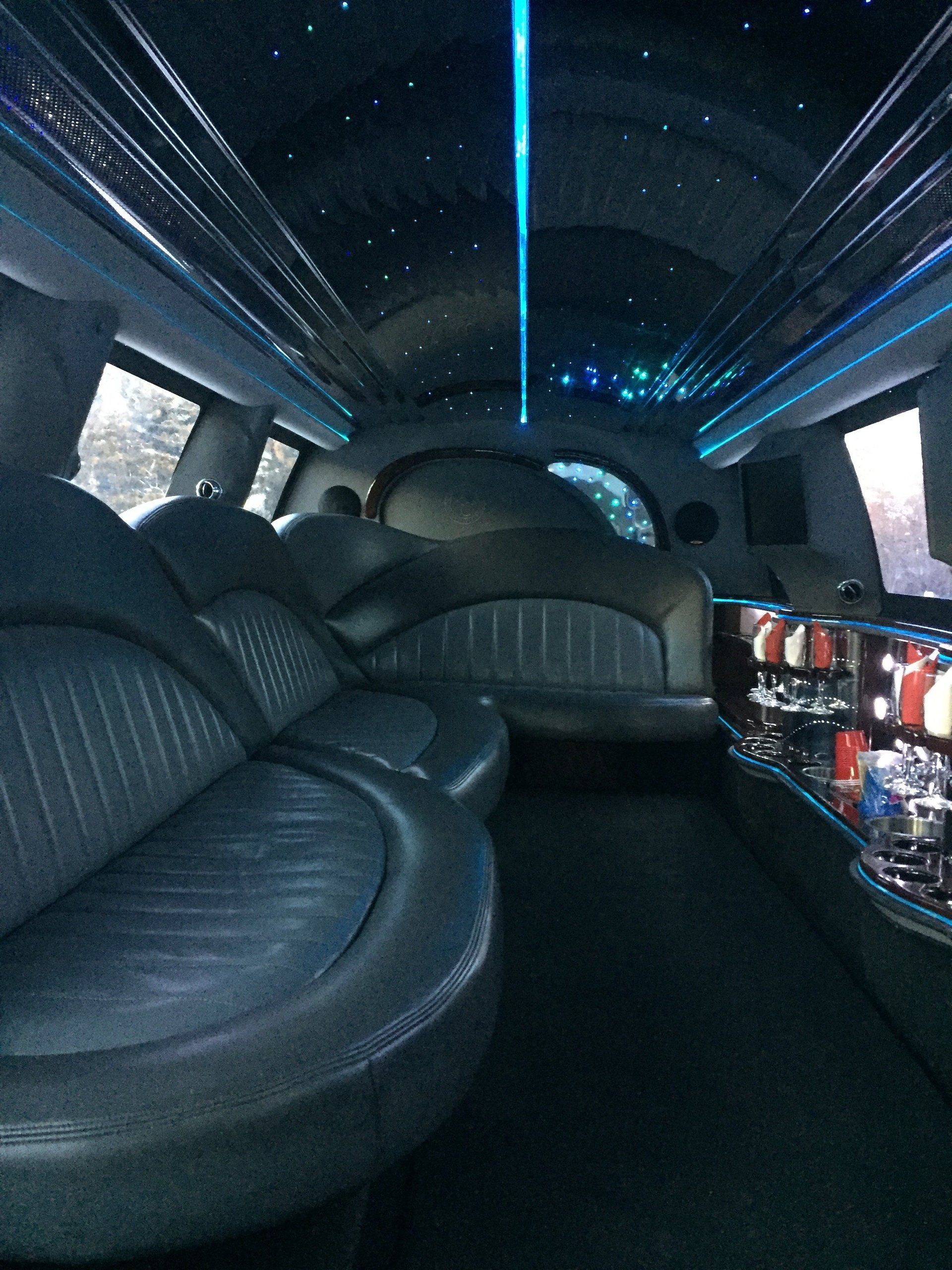 Limo Calgary Rental Service / Best Stretch SUV Limousines