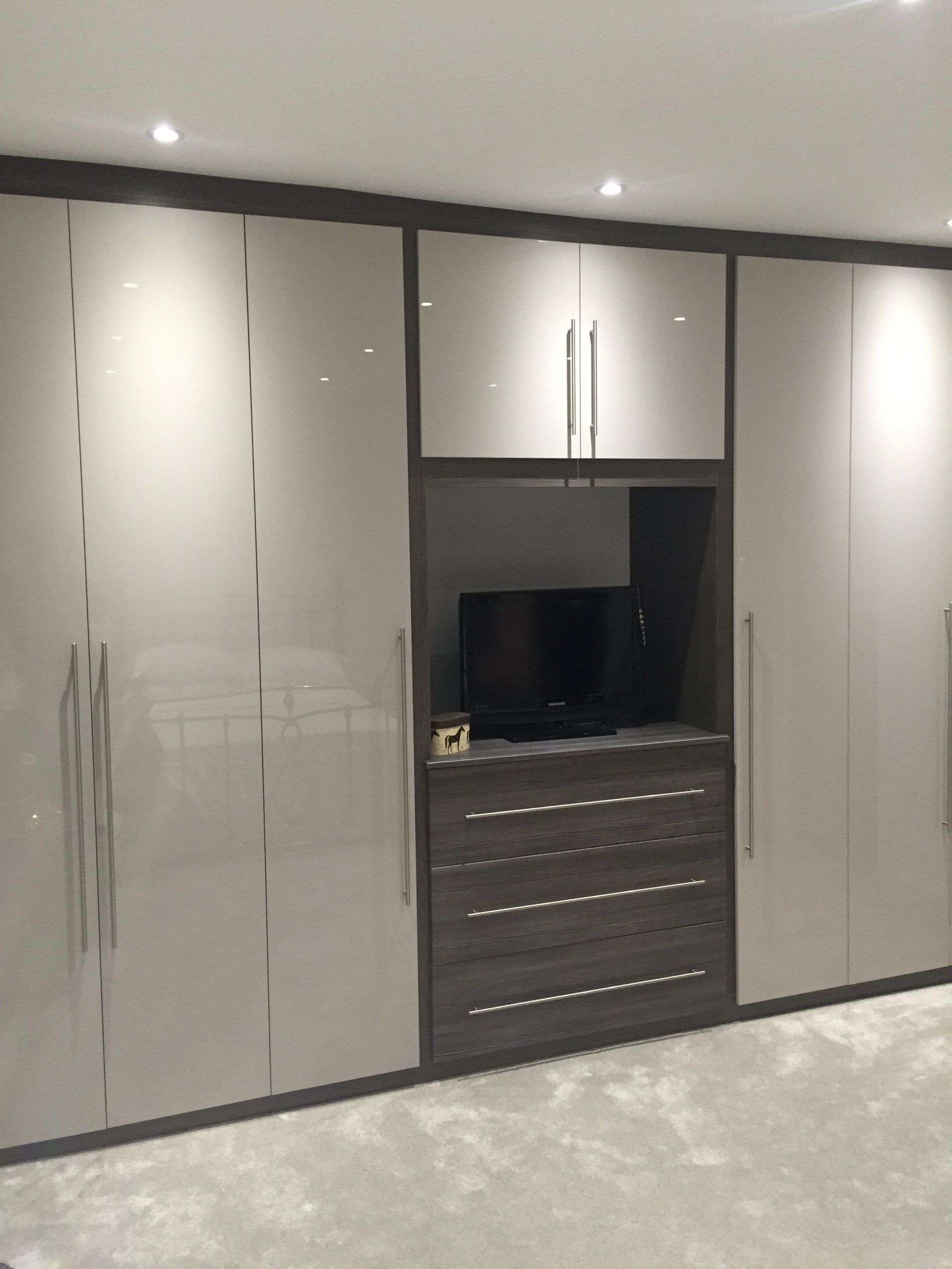 High Gloss Wardrobes | New Fitted Wardrobes | Essex | Verve