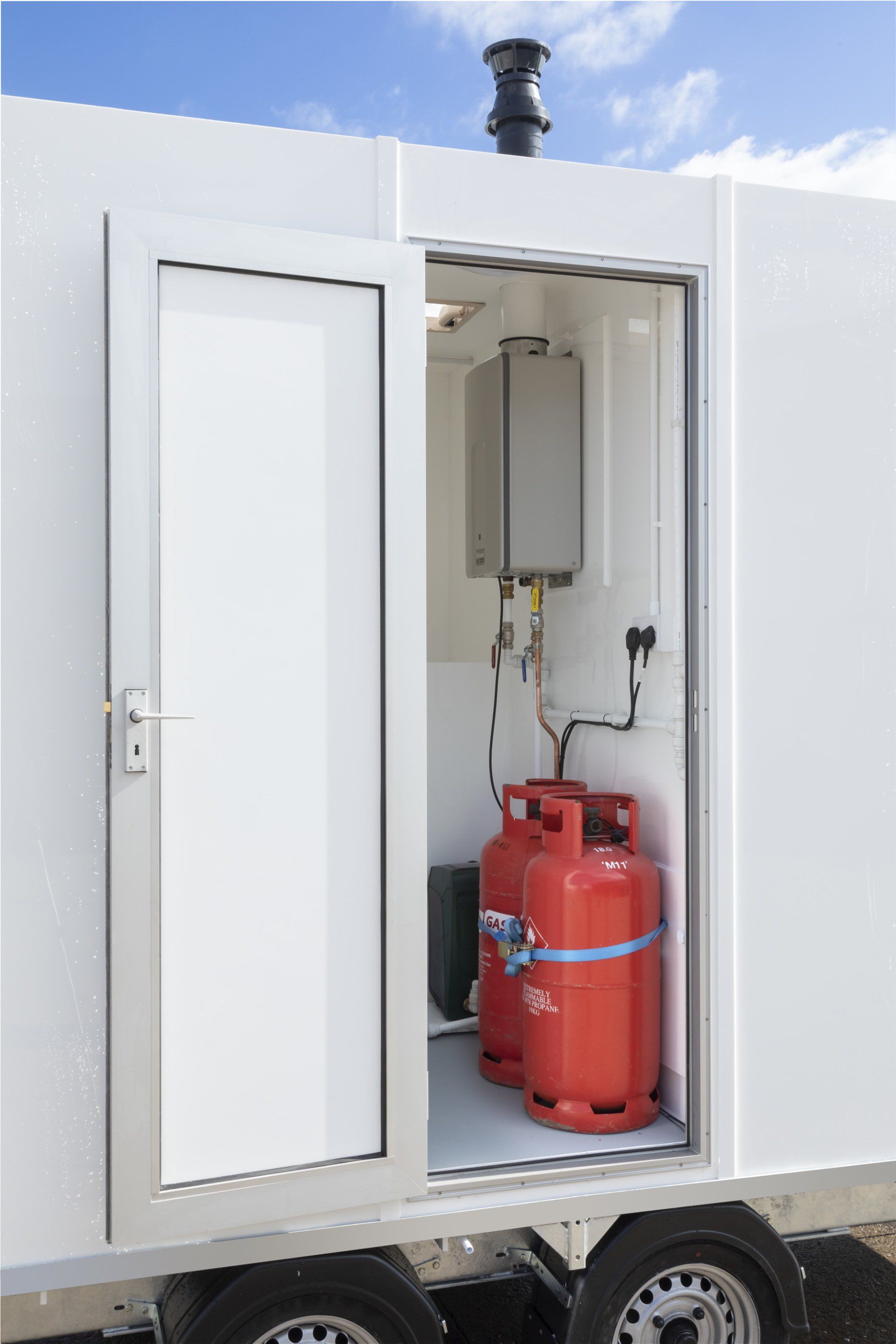 Mobile shower units for hire in and around the Bristol, Bath & Glastonbury