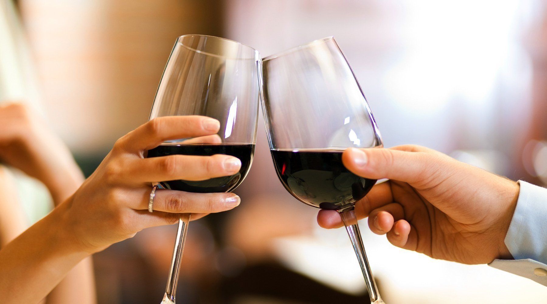 16 Alternatives to Glass Clinking at a Wedding Reception