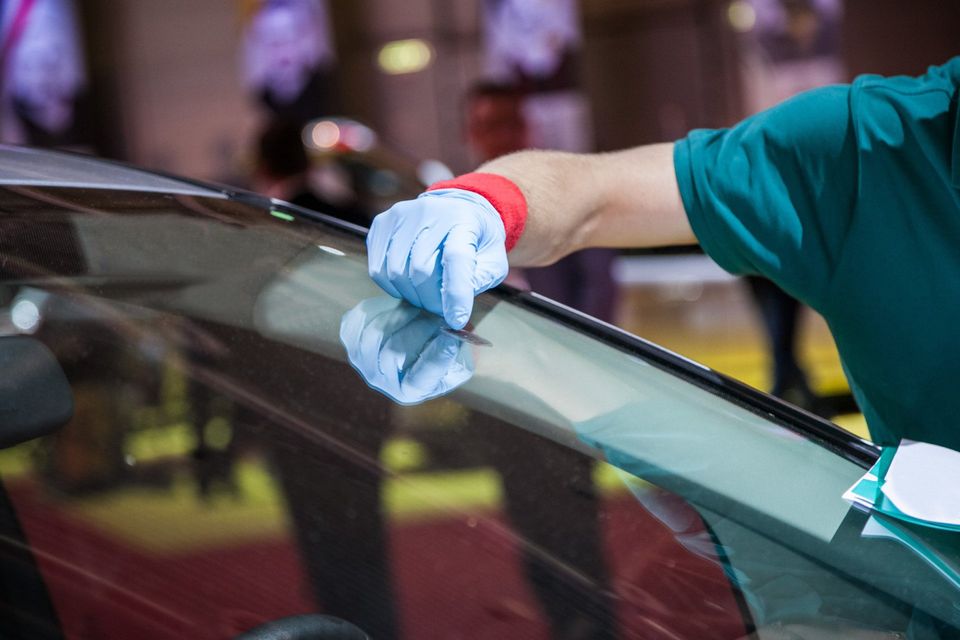 The Do's & Don'ts of Automobile Glass Repair