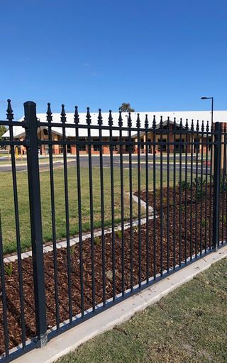 Chain Mesh Fencing Melbourne | Chain Mesh Panels | Diamond Fence