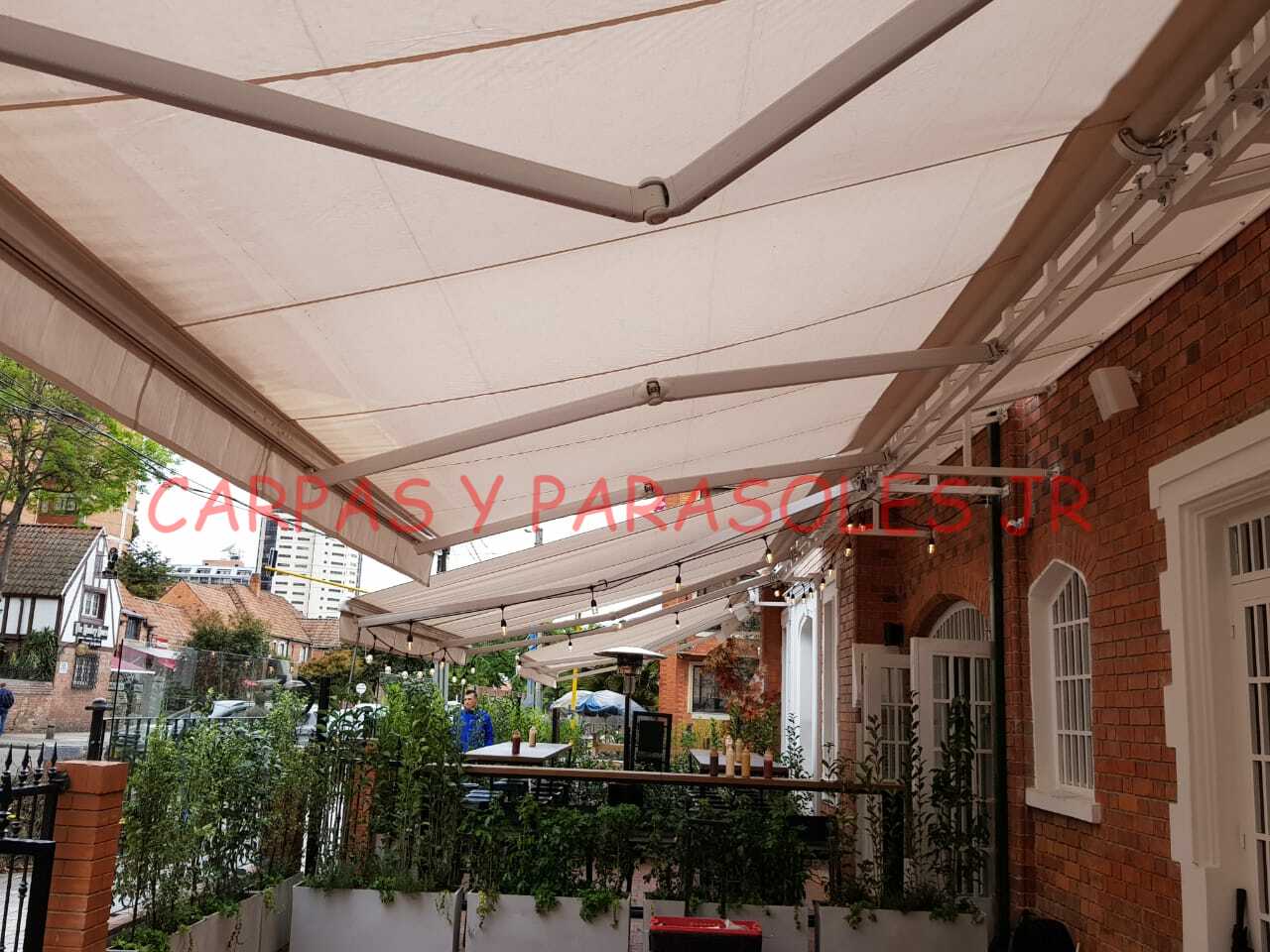 Toldos retráctiles | Carpas y Parasoles JR