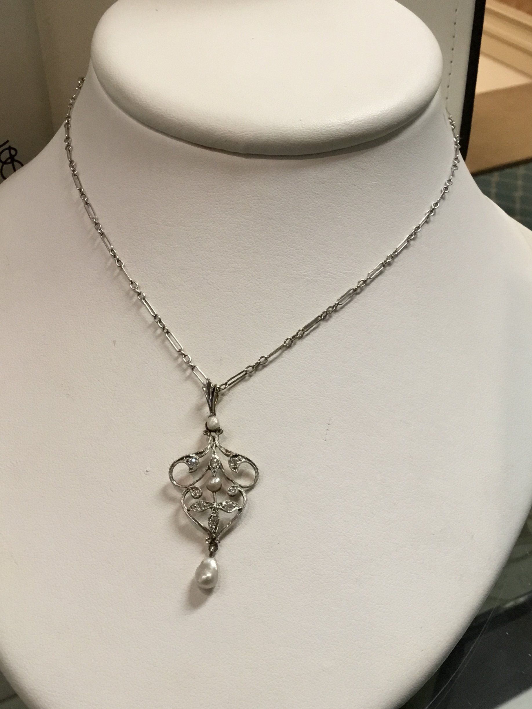 Estate Jewelry Gallery Fredericksburg, VA Crown Jewelers