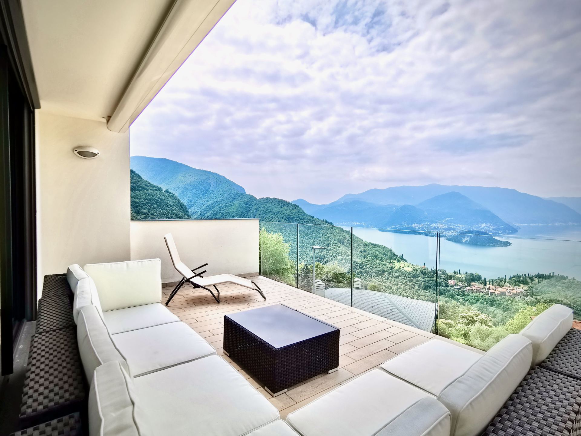 Holiday House rental Lake Como apartment Villa swimming pool