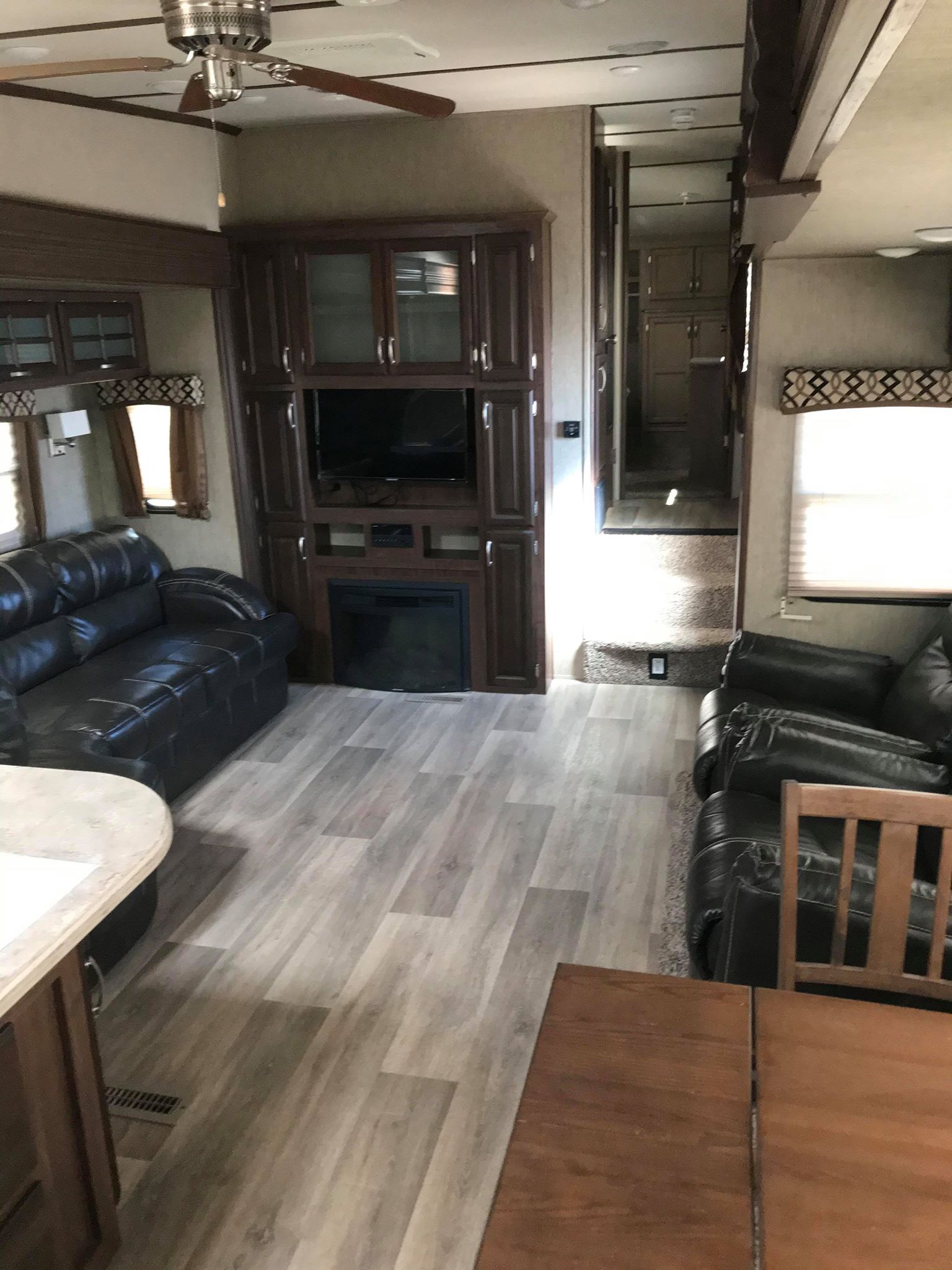 Sales & Parts Hobbs NM MR B's Trailer Sales LLC