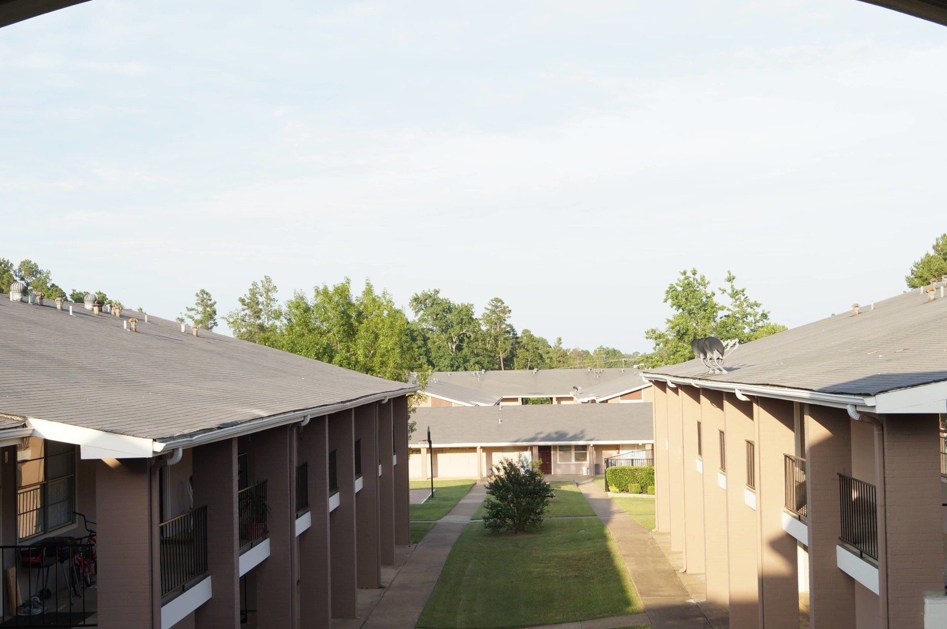 Oxford Pointe Apartments Titan Properties, Ltd.