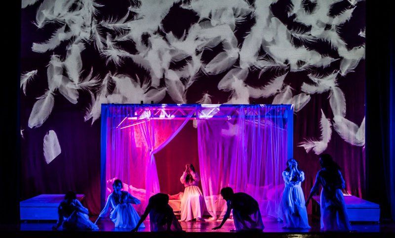 proiezione su videowall spettacolo teatrale