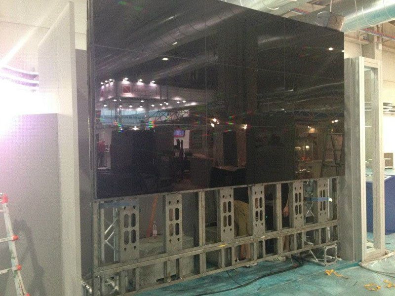 installazione LED wall fiera