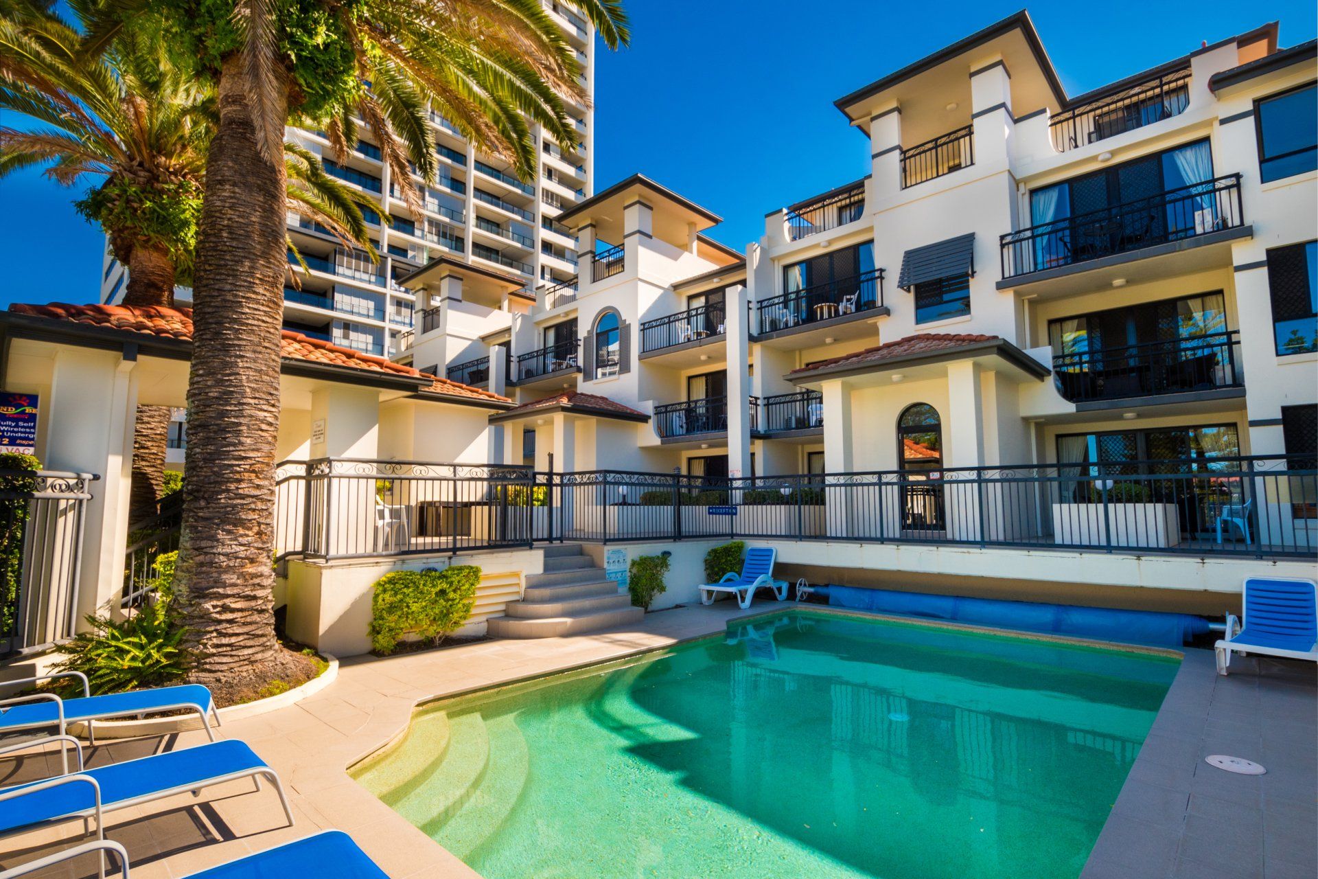 Unique Apartments Near Pacific Fair Gold Coast with Modern Garage