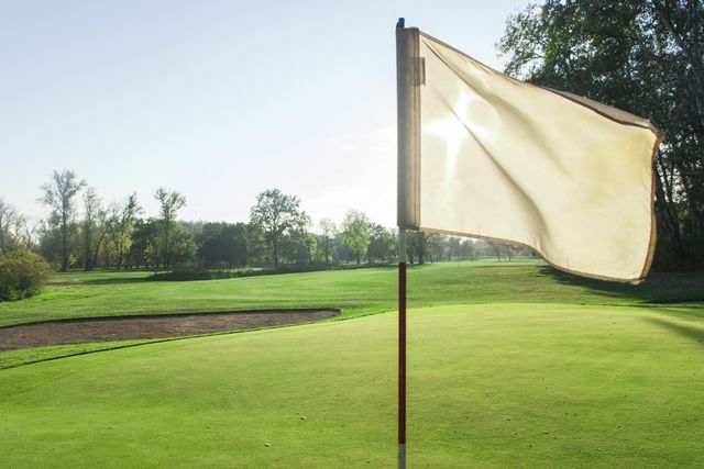 Crea Golf Sa Drapeau De Golf Transforme En Coussin Pour Votre Salon