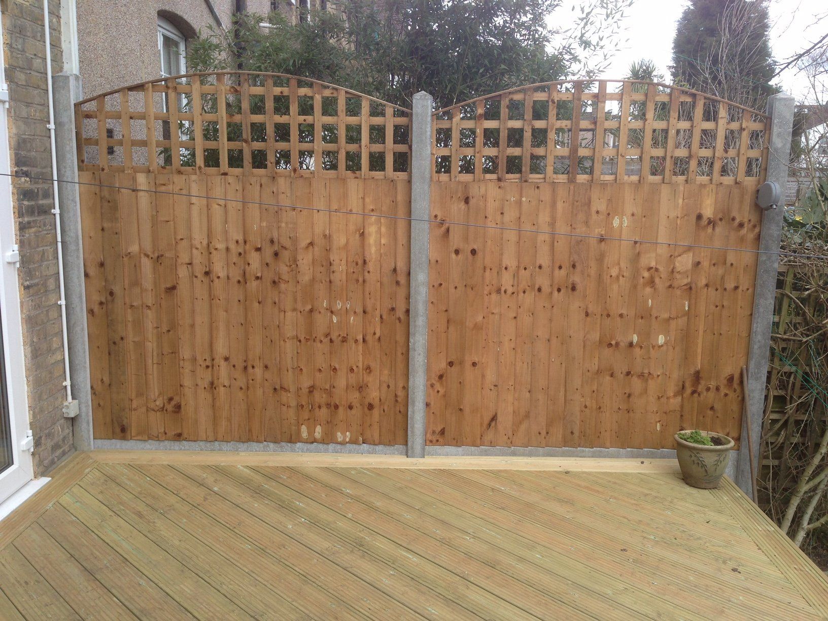 Feather edge panel fence suppliers in London