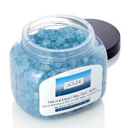 Blue Bath Salts contain a gentle CK1 fragrance.