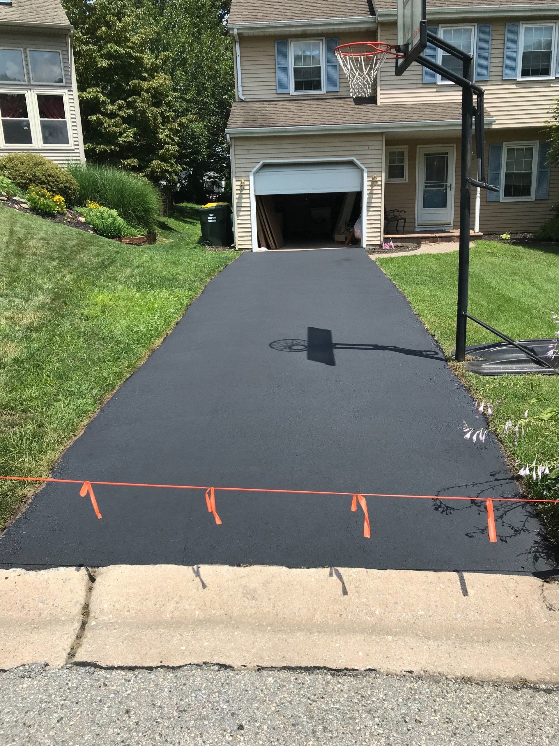 Pennsylvania Residential Driveway Pavement Sealcoating Services