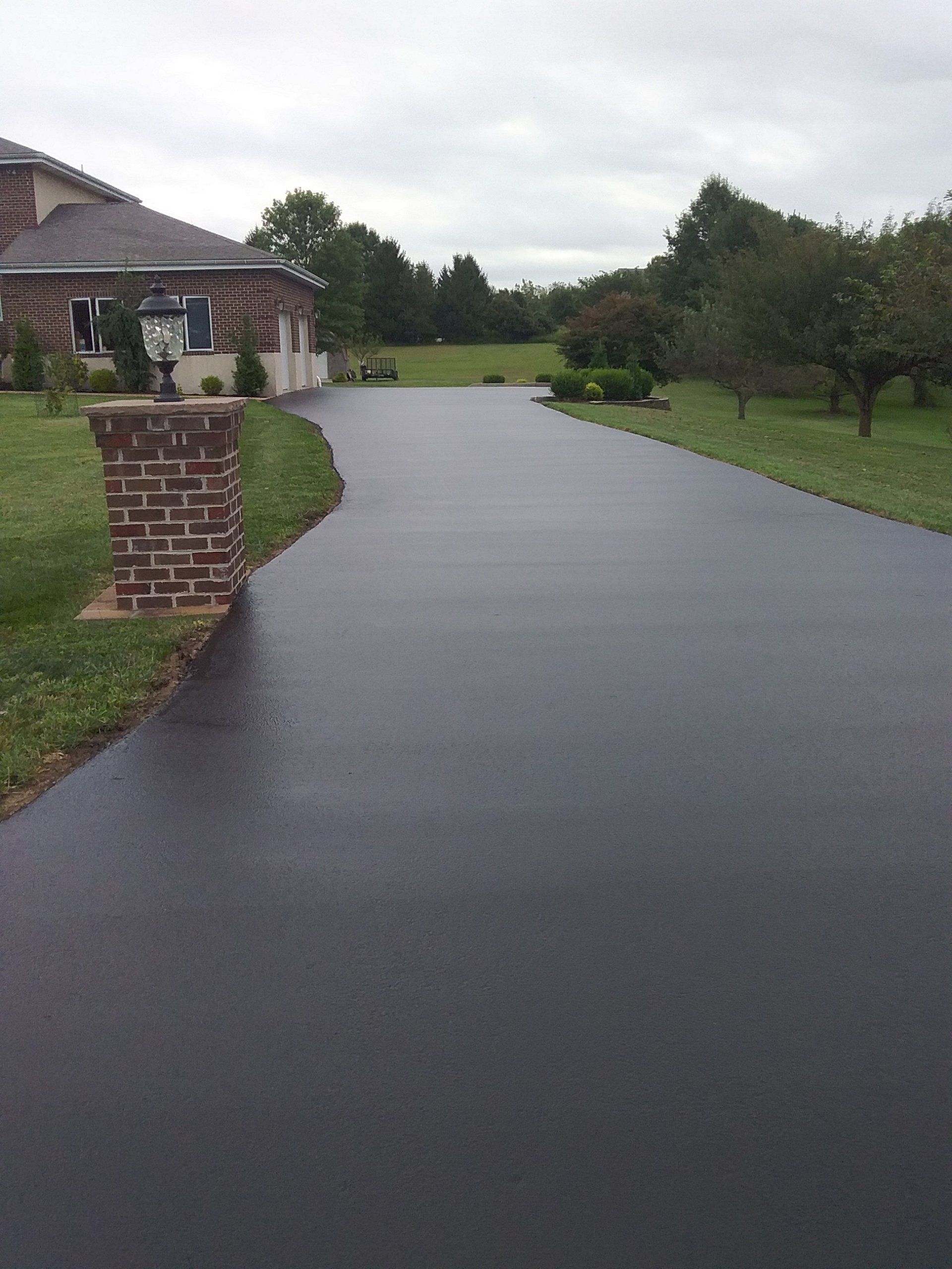 Pennsylvania Residential Driveway Pavement Sealcoating Services