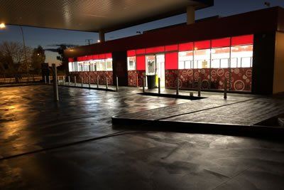 OUTDOOR: Pressure washing is ideal to clean external structures like carports, pergolas, sheds, patio roofs and more. We use industrial pressure cleaning equipment.