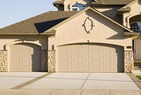 The Jetclean pressure cleaning service made the concrete and pavers of this property look like new again.