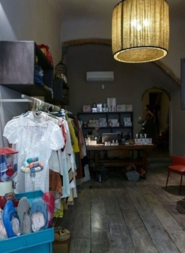 Negozi Di Illuminazione A Firenze.Boutique Design Collezioni Firenze Fi Il Cortile