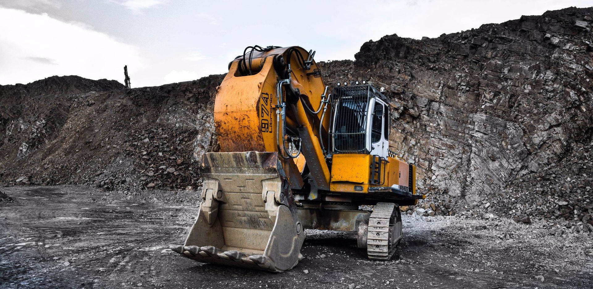 Heavy Excavation Equipment by Jonny Caspari on unsplash.com for E&R Bobcat & Excavator Services