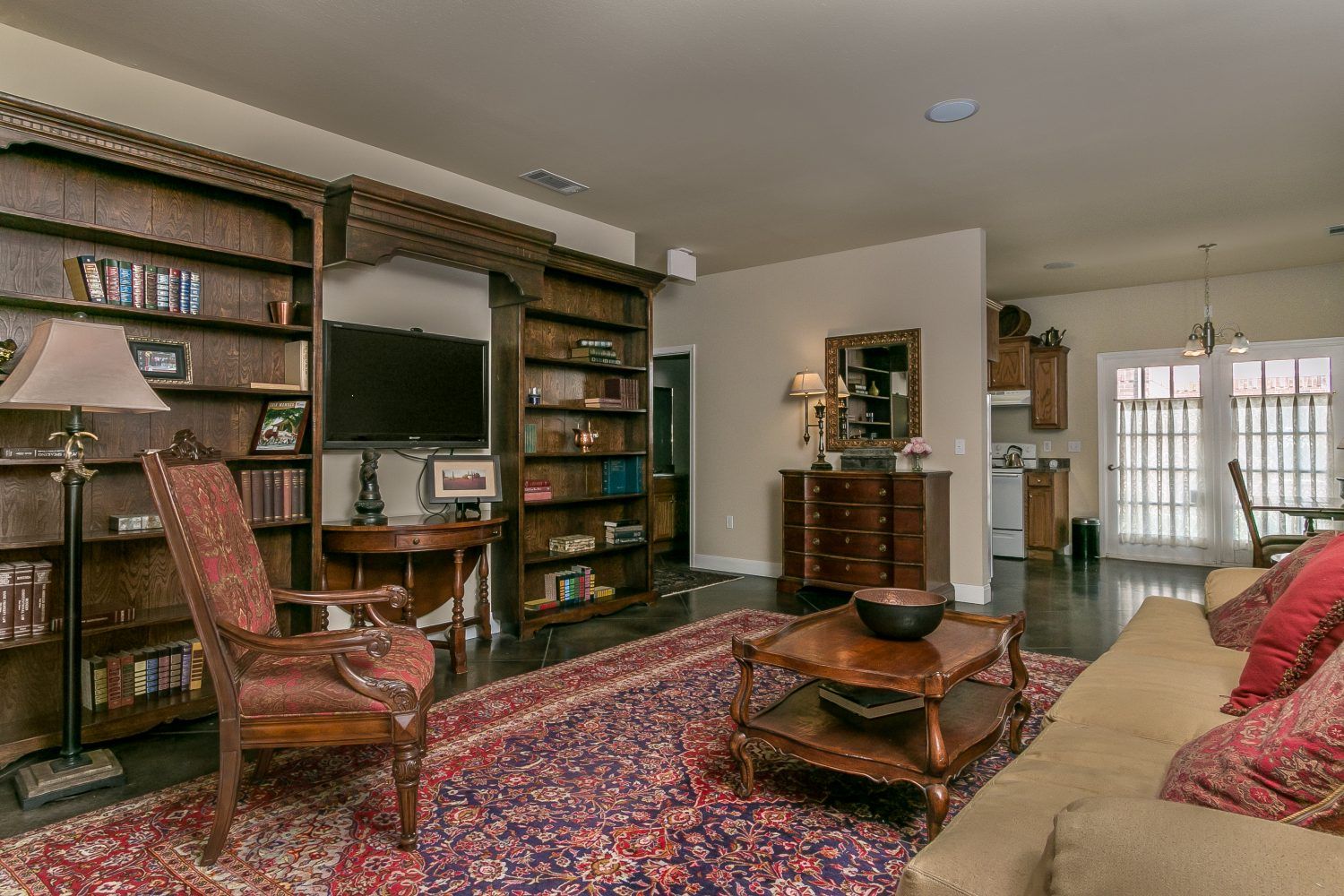 Silver Oak Apartments Property Details