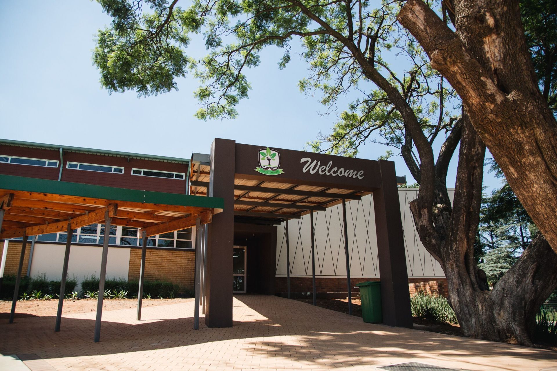 Pinnacle Colleges Home