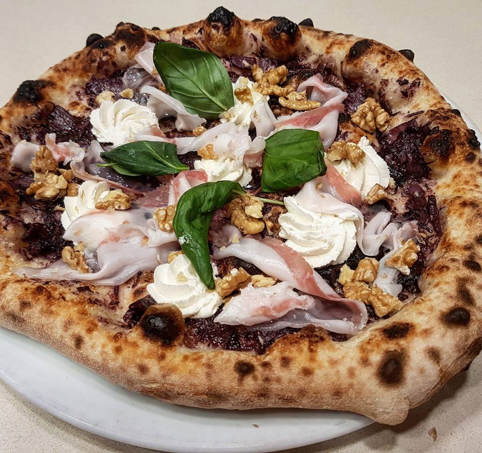 Pizzeria aperta a mezzogiorno Trento Korallo Pizza e Drink