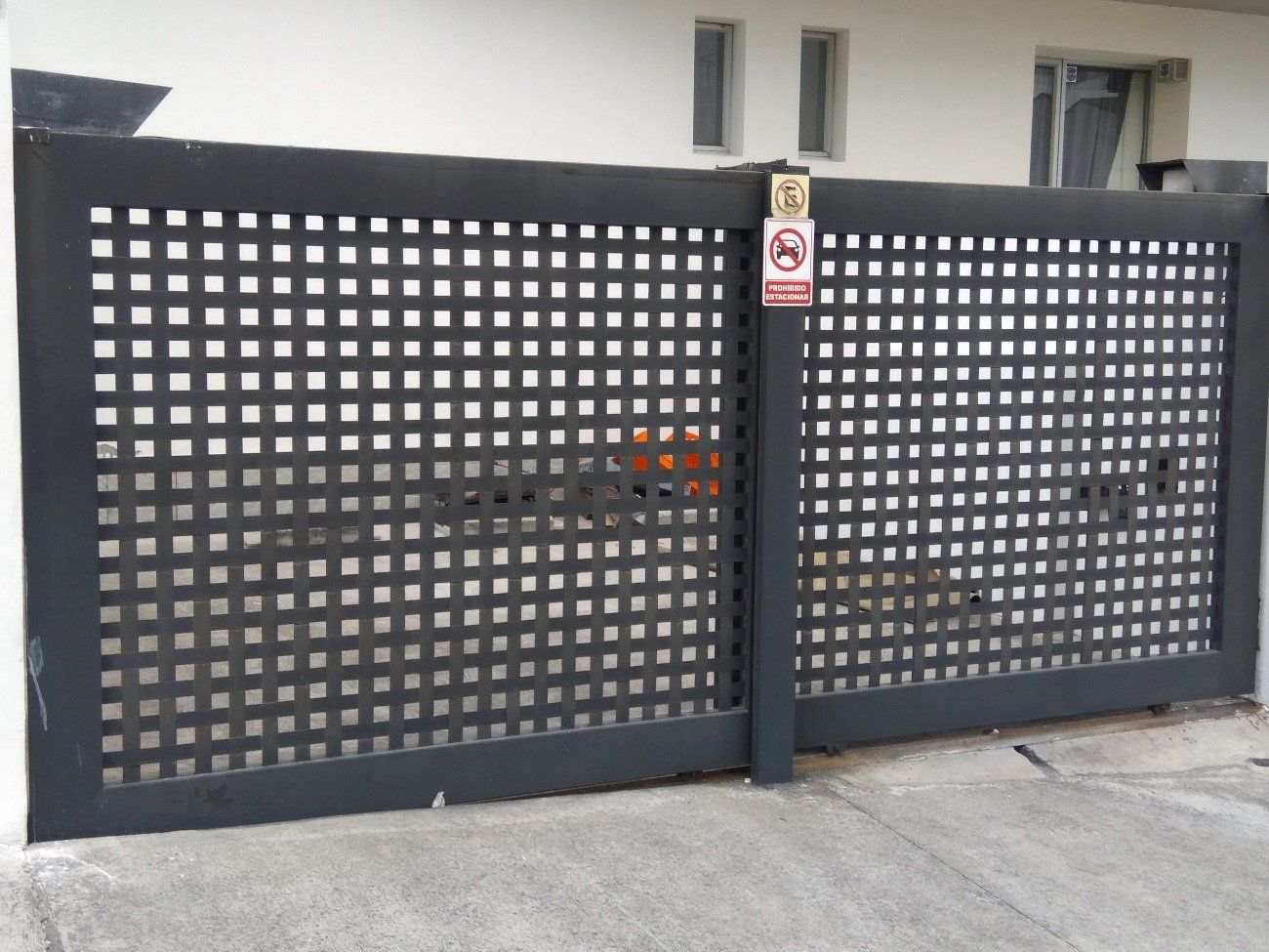 Instalación y mantenimiento de Ascensores y Puertas Enrollables en Quito