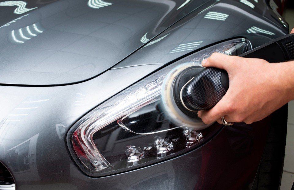 Pulizia fanali auto