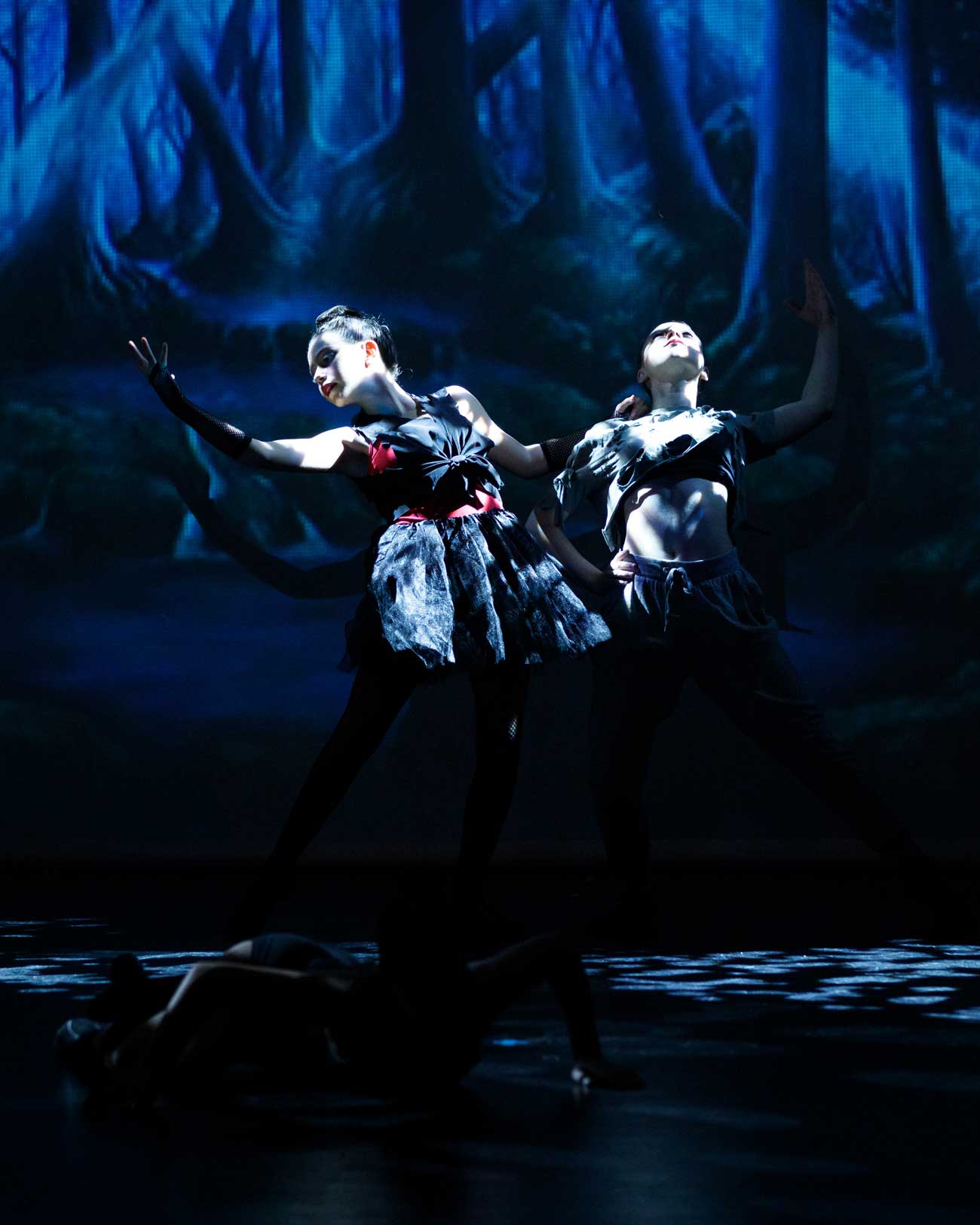 2018 End of the Year dark duo performance