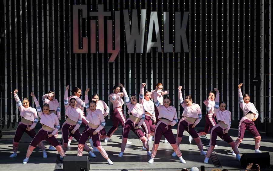 dancers doing hip hop