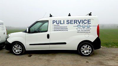 Furgoncino Puli Service bianco