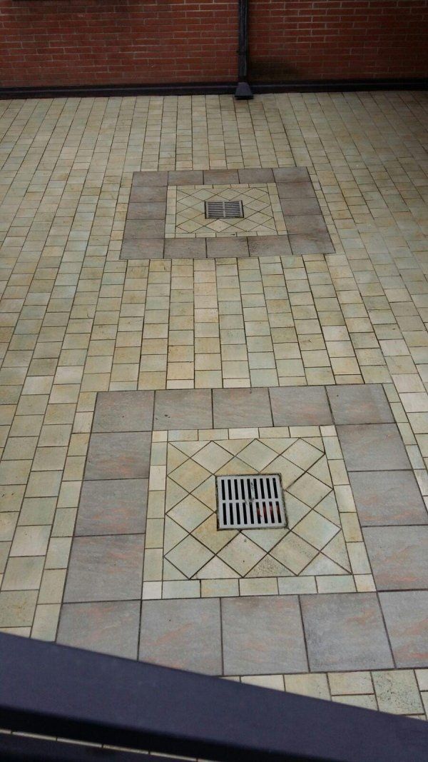 Pulizia mosaici e pavimenti delicati