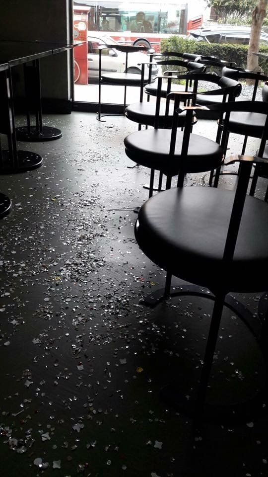 Pulizia pavimenti bar