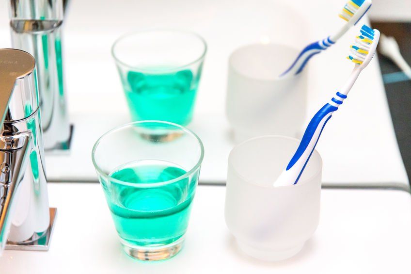 should-you-use-mouthwash-before-or-after-brushing