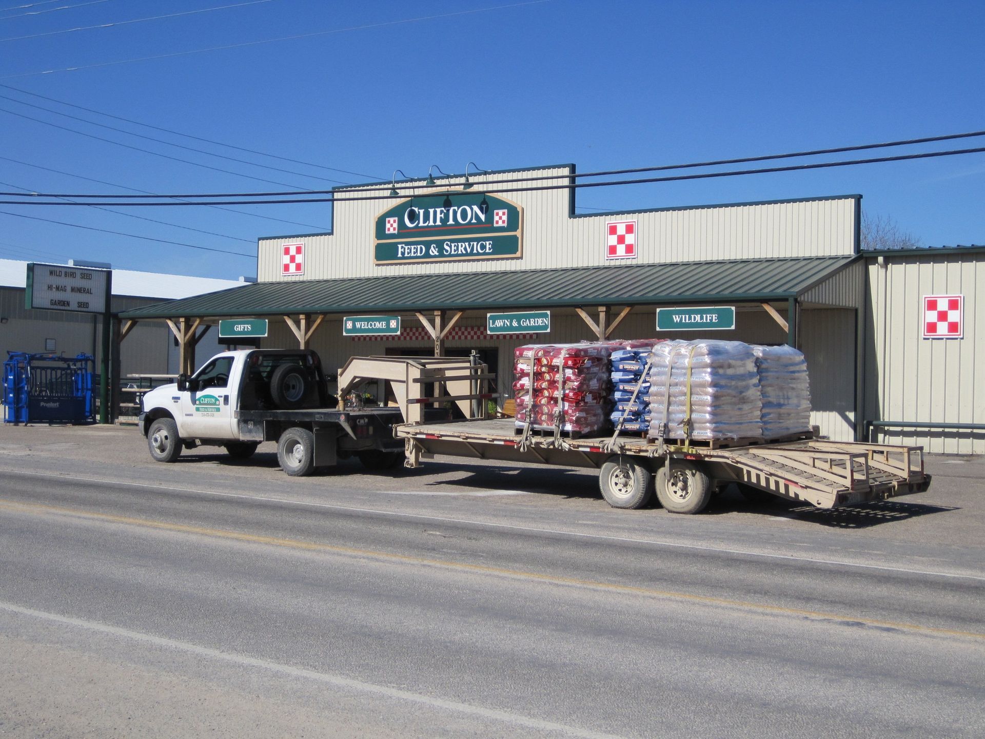 Large Animal Feed Dealers near Waco, TX