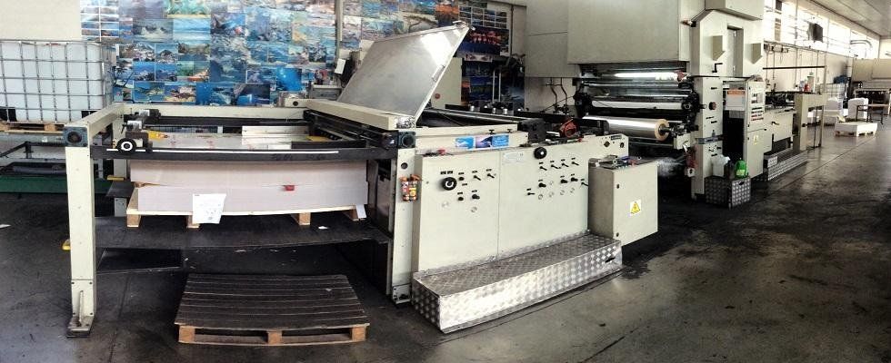 dei macchinari all'interno di una fabbrica