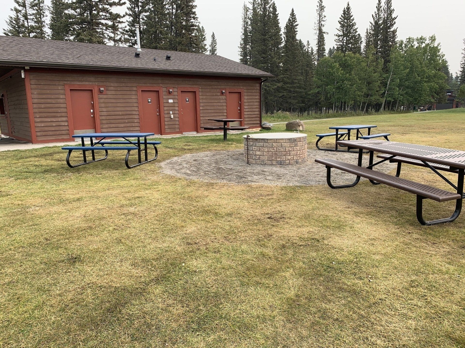 to Redwood Meadows Townsite