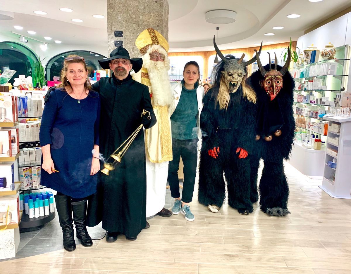 Evento locale all'interno della farmacia