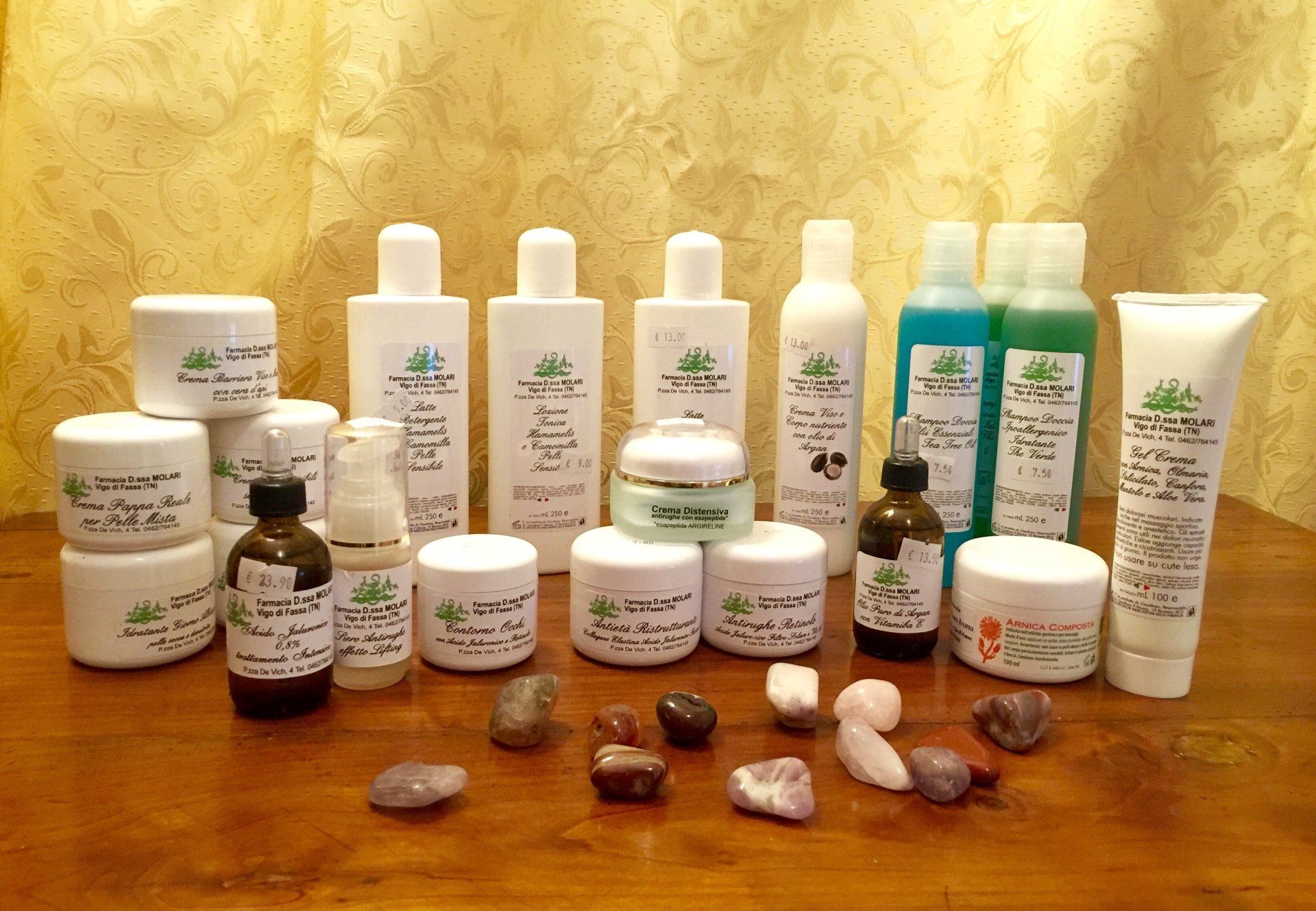 Farmacista all'interno del punto vendita