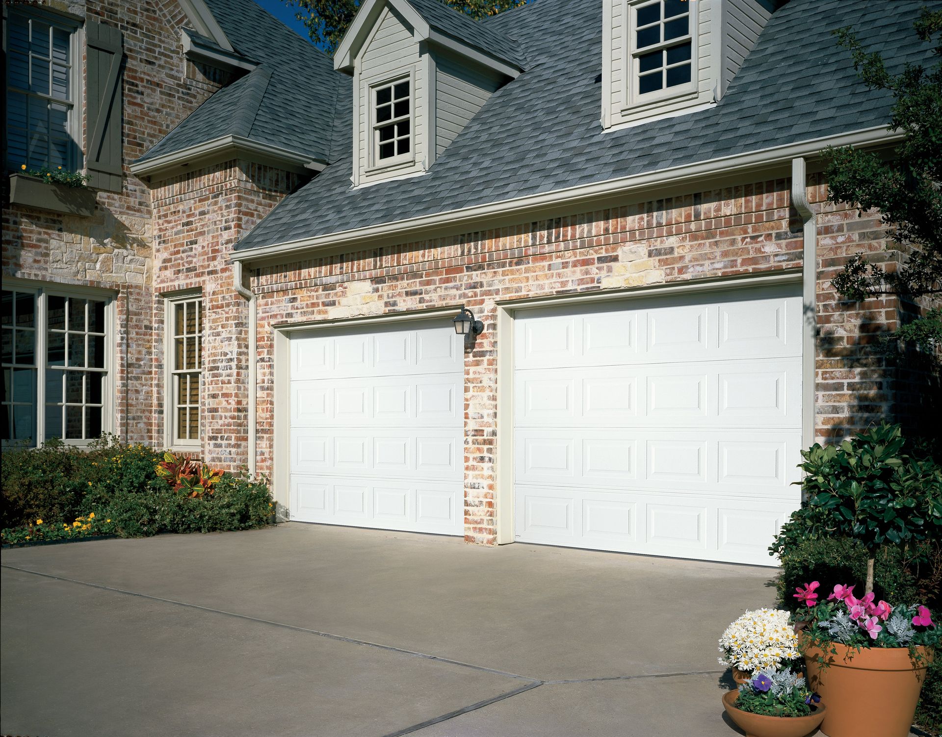Overhead Door of MaconWarner Robins Home